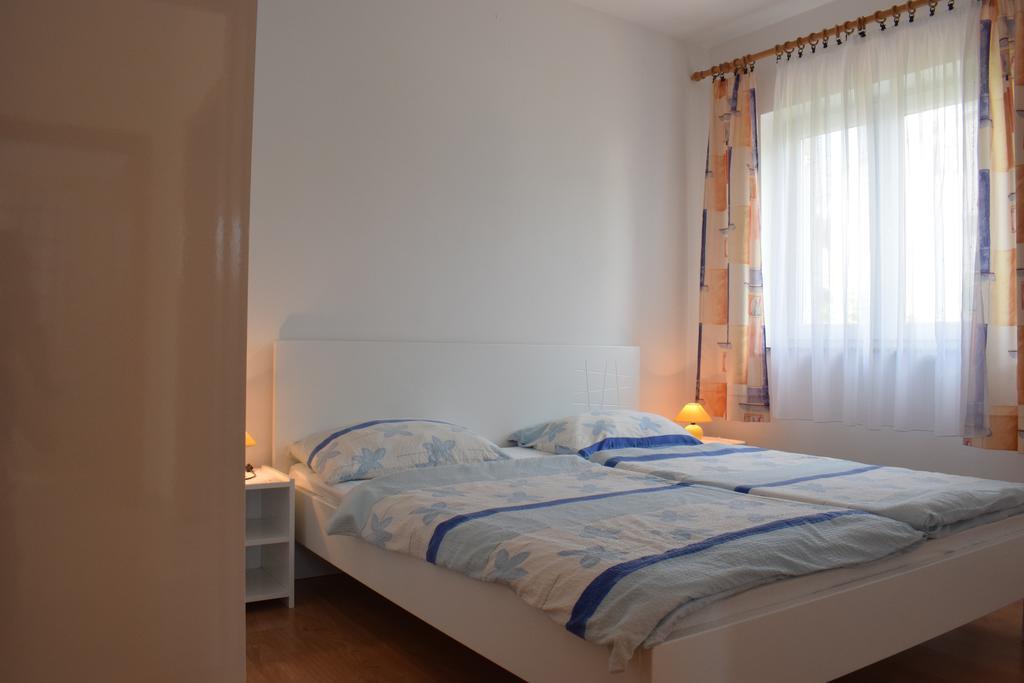 Apartments Green Oasis Malinska Bagian luar foto